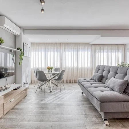 Real Διαμέρισμα *